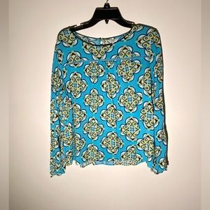 Women’s long-sleeve blouse
